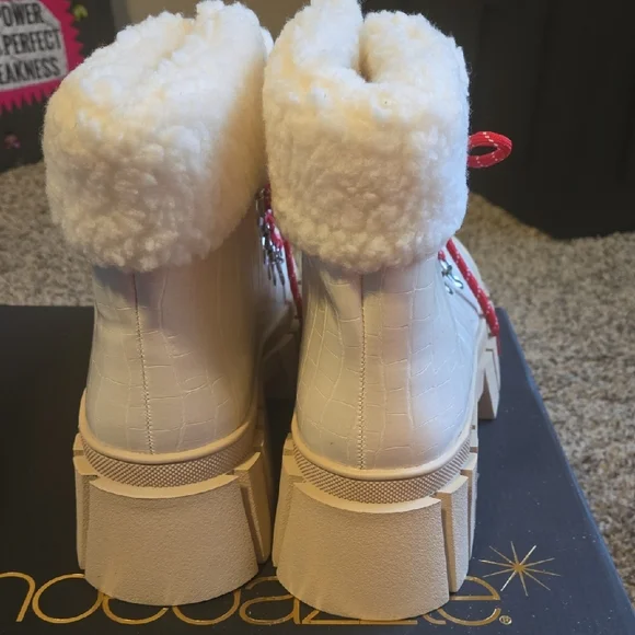 Shoe Dazzle Stylish Cream Boots with Red Laces - Picture 3 of 4